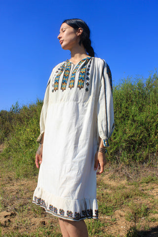 Antique Ukrainien Folk Art Dress