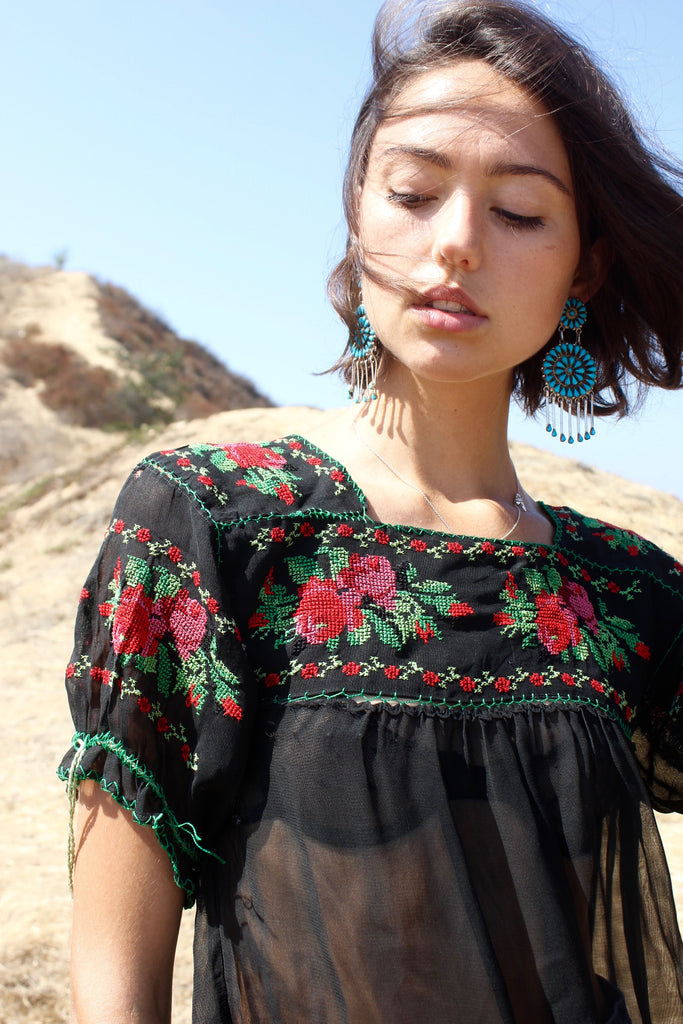 Folk Beauty Hand Embroidered 1940s Peasant Blouse