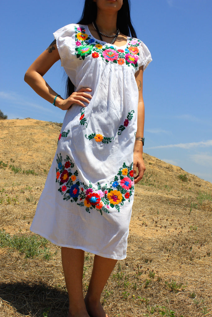 Flower Garland" Hand Embroidered Mexican Cotton dress Honeywood Flower Garland" Hand Embroidered Mexican Cotton dress Honeywood