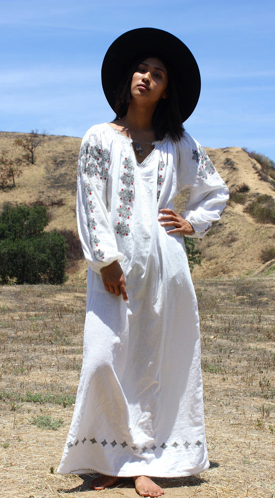 Antique Romanian Peasant Dress hand Embroidered Beauty Honeywood Antique Romanian Peasant Dress hand Embroidered Beauty Honeywood