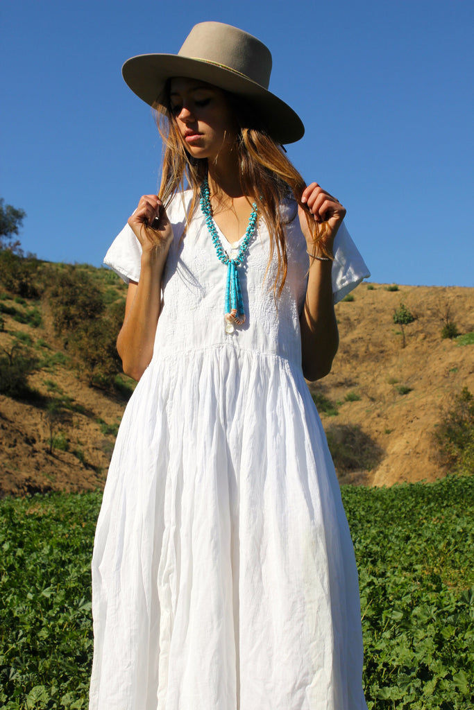 Indian Gauzy Summer White Embroidered Indian Dress Circa 1980s Honeywood Indian Gauzy Summer White Embroidered Indian Dress Circa 1980s Honeywood
