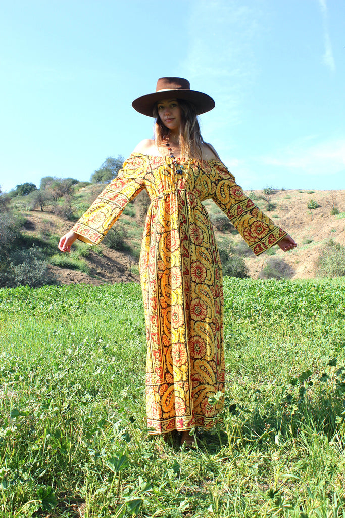 Bohemian Beauty 1970s Indian Block Print Maxi Dress Honeywood Bohemian Beauty 1970s Indian Block Print Maxi Dress Honeywood