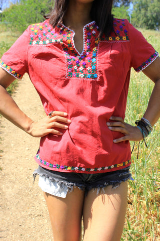 *SALE* Sweet Vintage Mexican Hand Embroidered Blouse