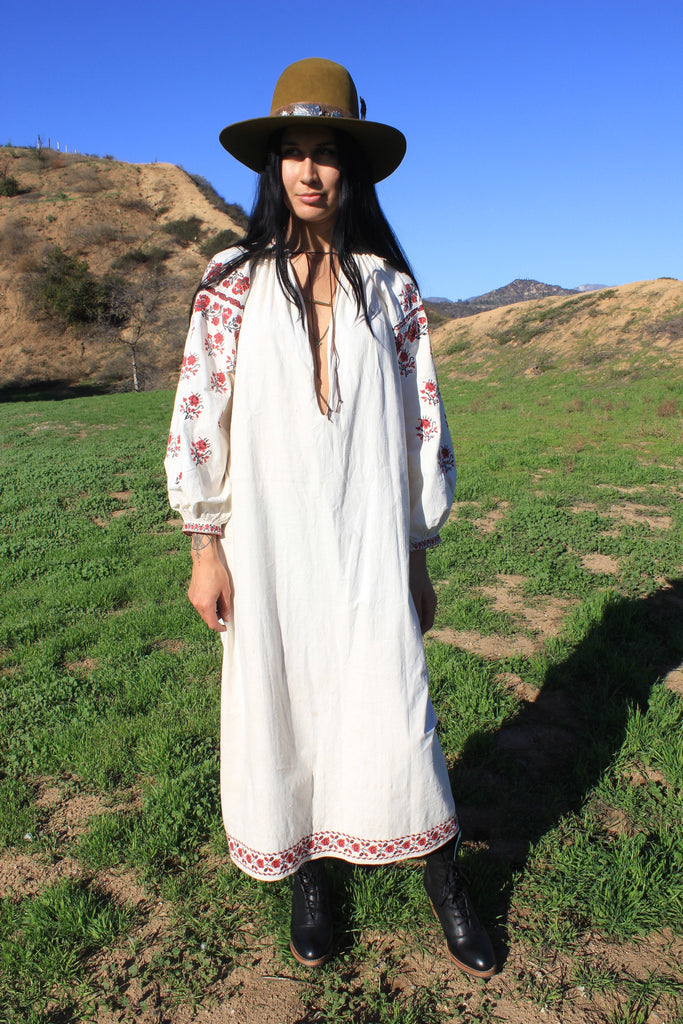 Homespun Folk" Antique Hand Embroidered Eastern European Folk Dress Honeywood Homespun Folk" Antique Hand Embroidered Eastern European Folk Dress Honeywood