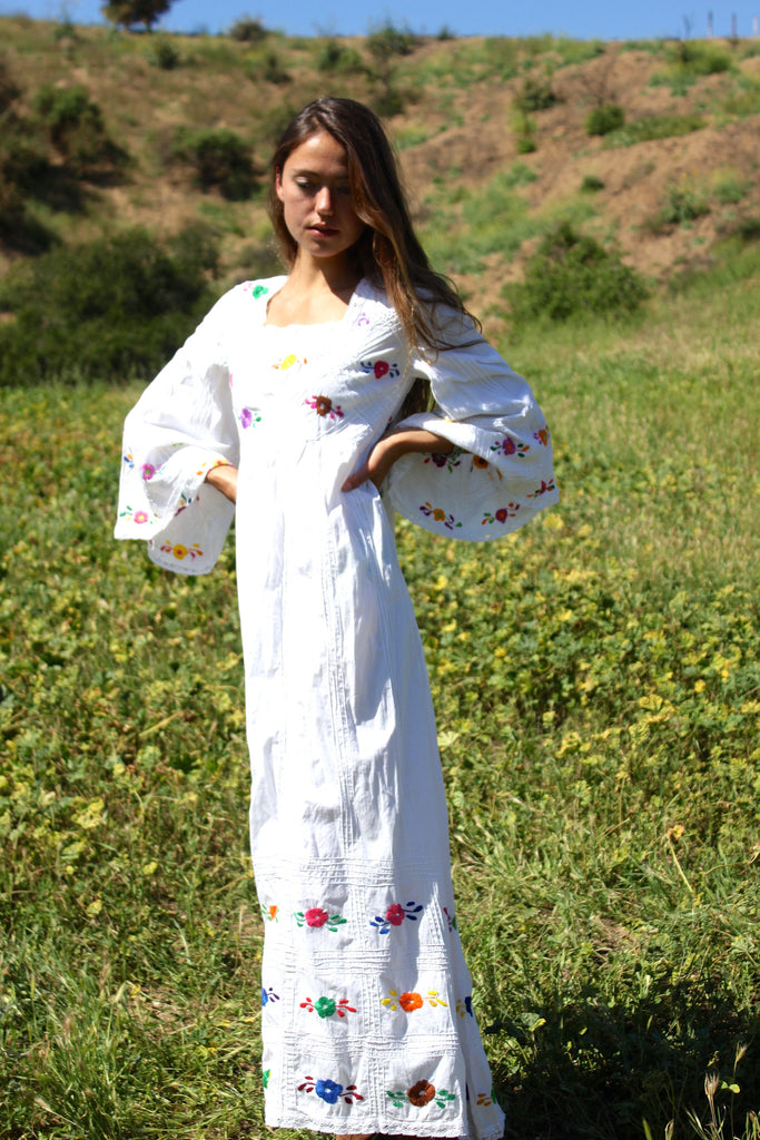 Bohemian Wedding" Vintage Mexican Hand Embroidered Maxi Dress Honeywood Bohemian Wedding" Vintage Mexican Hand Embroidered Maxi Dress Honeywood