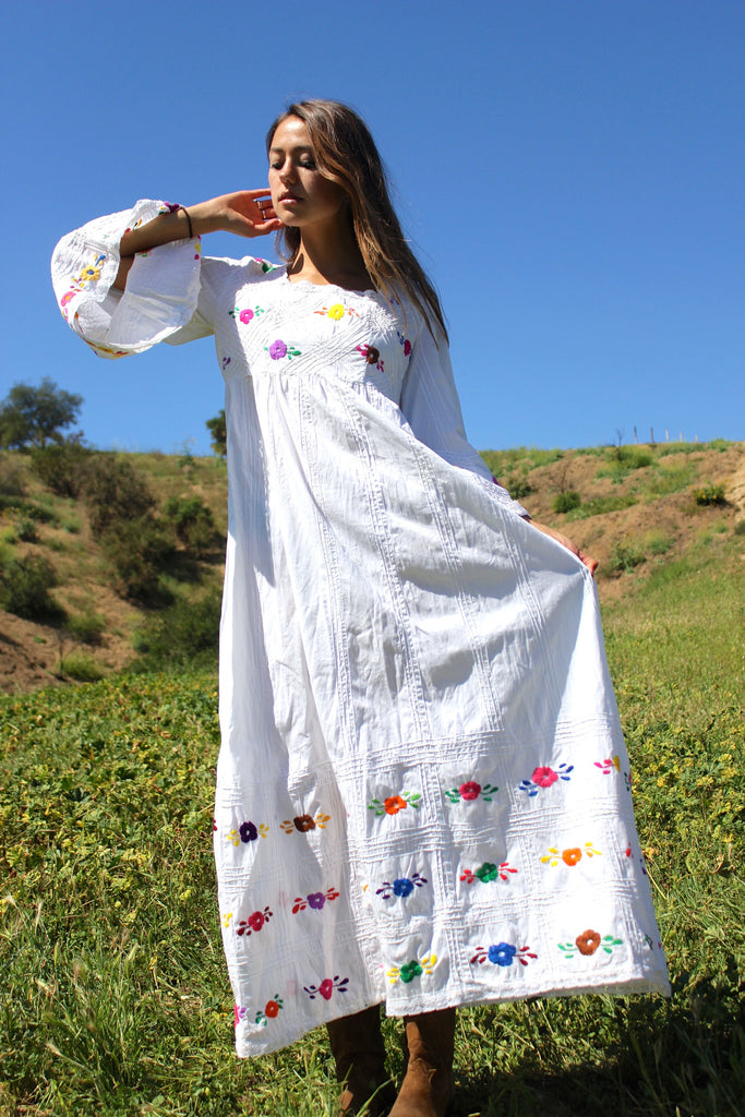Bohemian Wedding" Vintage Mexican Hand Embroidered Maxi Dress Honeywood Bohemian Wedding" Vintage Mexican Hand Embroidered Maxi Dress Honeywood