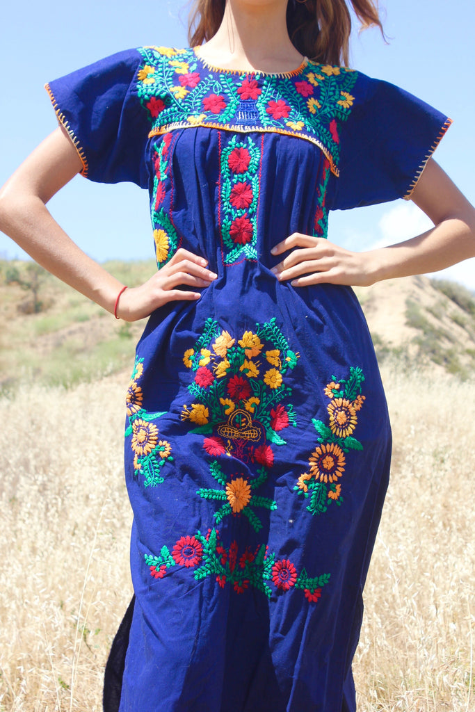 Pretty Pretty Vintage Mexican hand Embroidered Dress